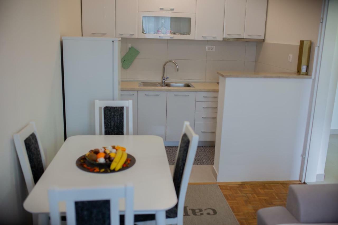 Apartmani Sunset Rogotin Exteriör bild