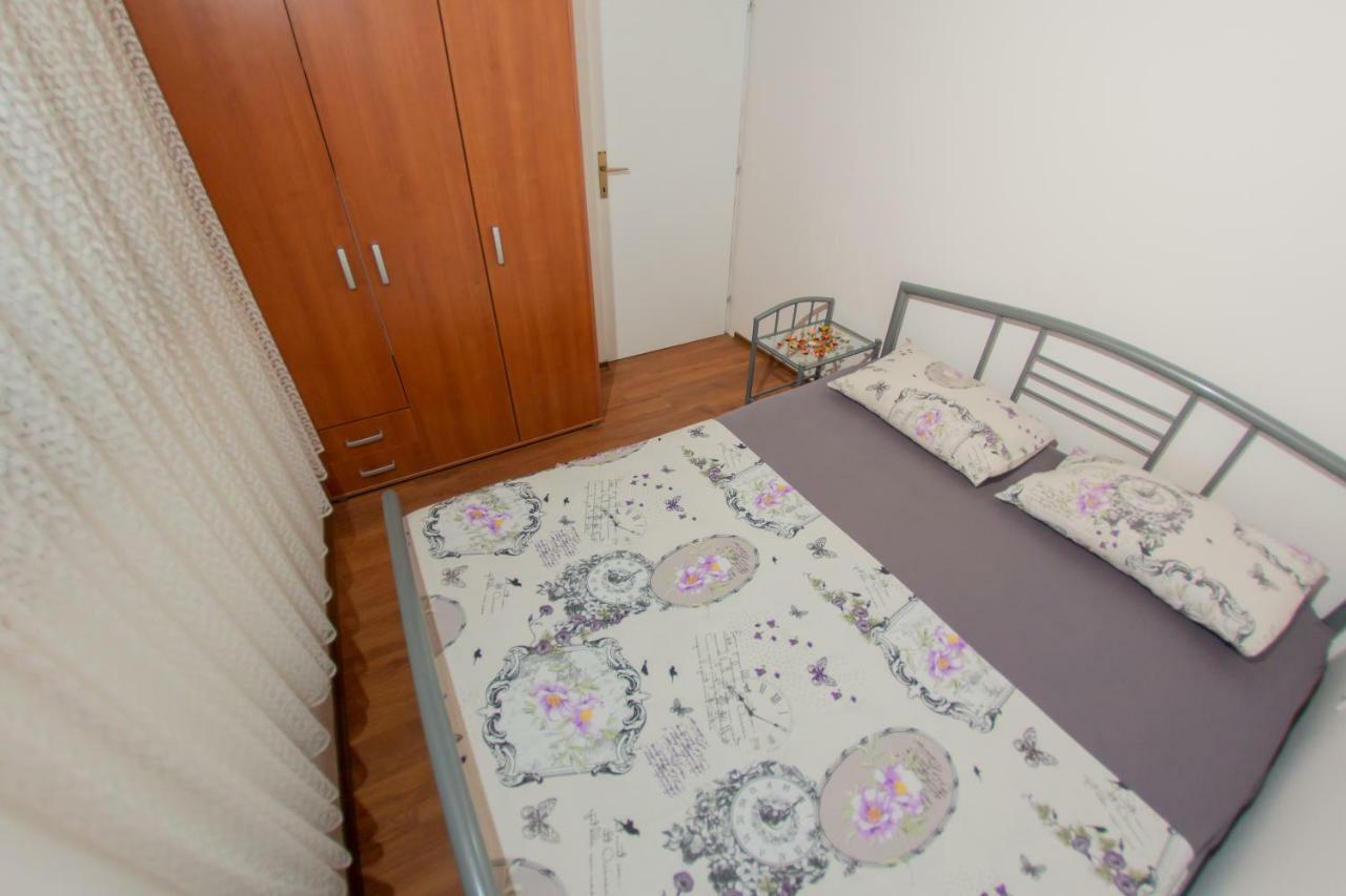 Apartmani Sunset Rogotin Exteriör bild