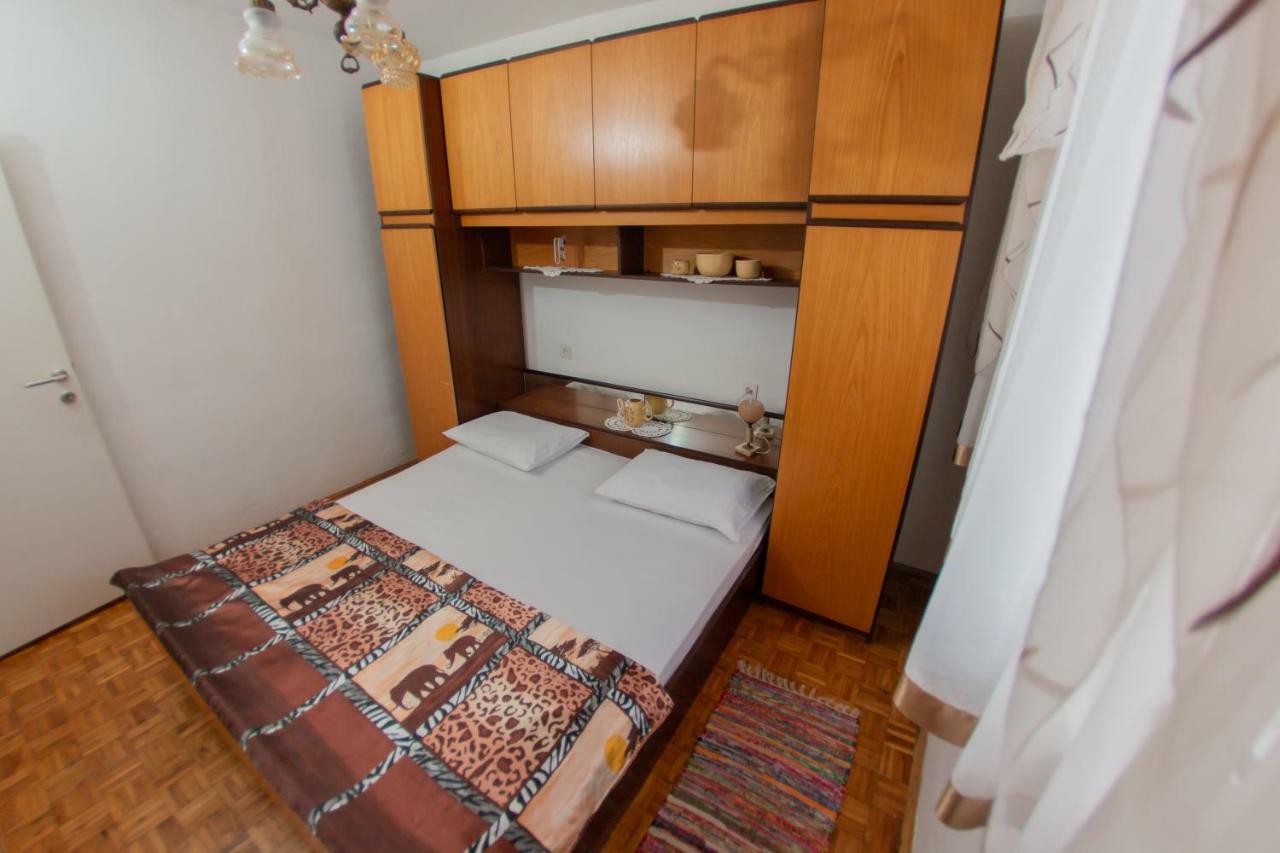 Apartmani Sunset Rogotin Exteriör bild